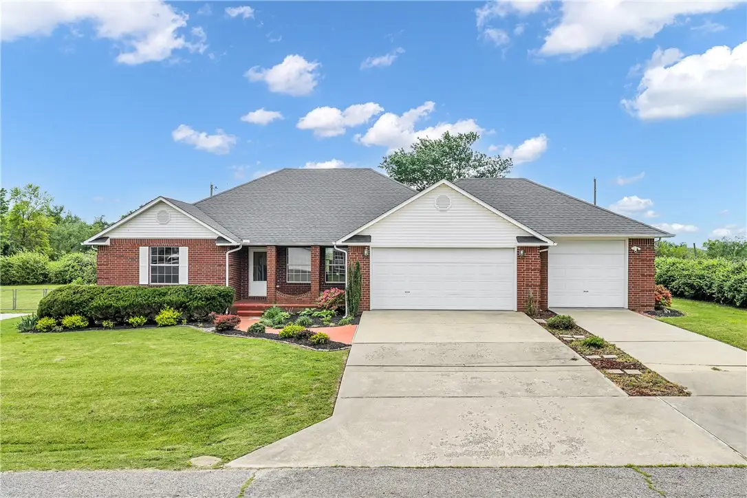 2202 W Green Acres Drive, Rogers, AR 72758 - #1