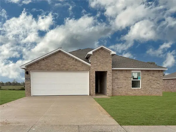 3100 Laredo Lane, Centerton, AR 72736