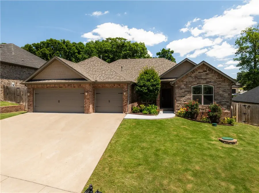 1206 Sycamore Street, Cave Springs, AR 72718 - #2