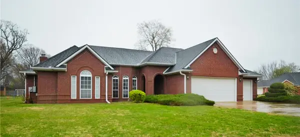 2480 S Cardinal Drive, Springdale, AR 72764