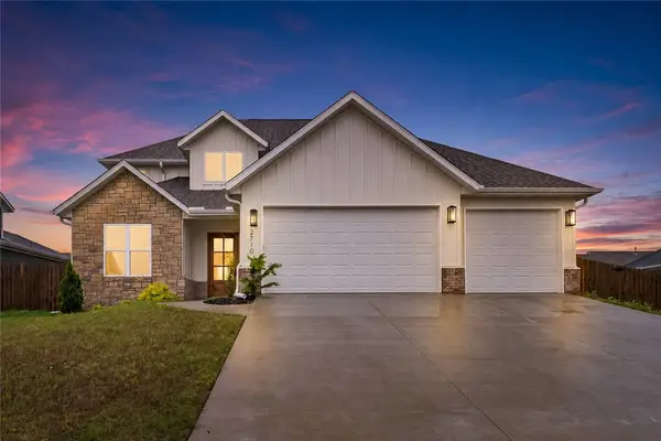 2710 S 20th Street, Rogers, AR 72758