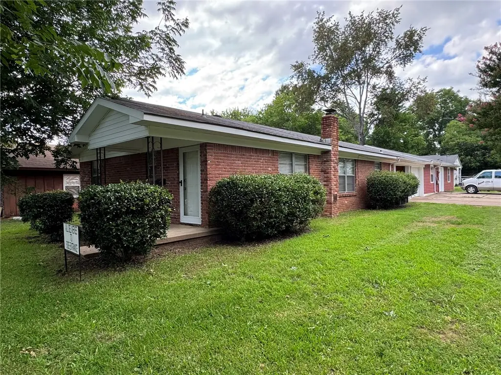 521 E J Street, Russellville, AR 72801 - #1