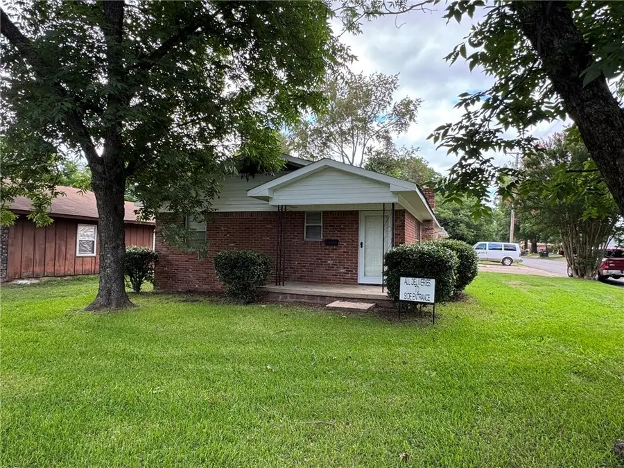 521 E J Street, Russellville, AR 72801 - #2
