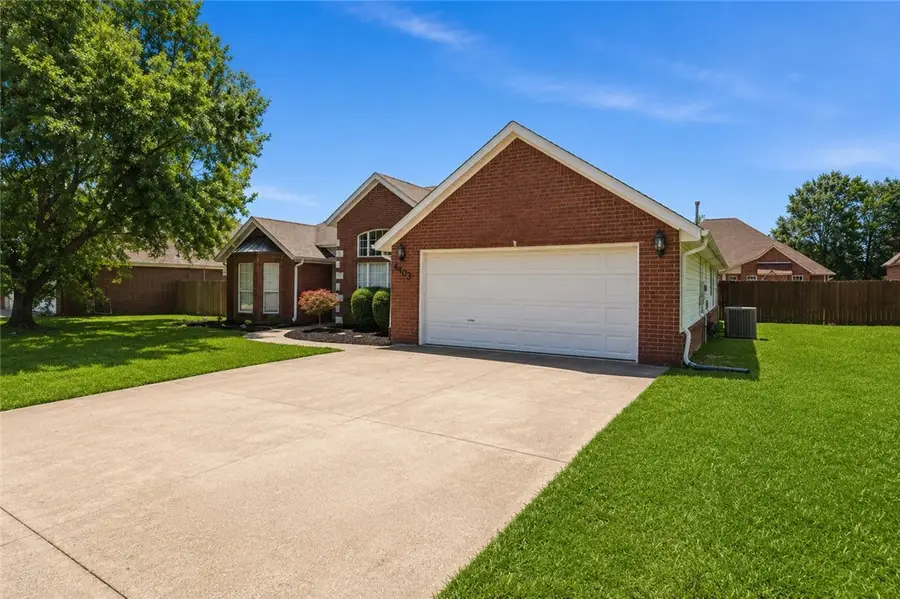 4403 W Bell Flower Drive, Fayetteville, AR 72704 - #2
