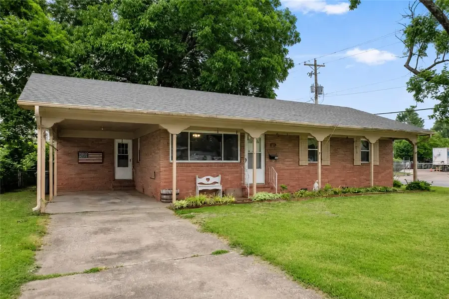 1015 Porter Avenue, Springdale, AR 72764 - #2