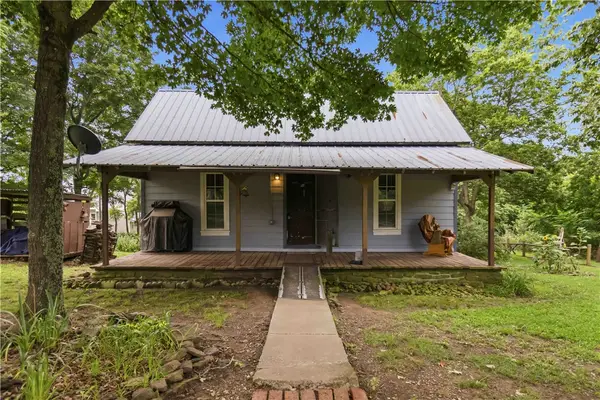 10193 E Devils Den Road, Winslow, AR 72959