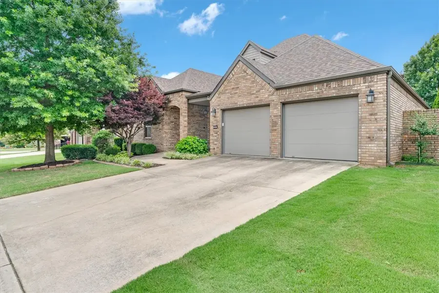 5687 Schio Avenue, Springdale, AR 72762 - #3