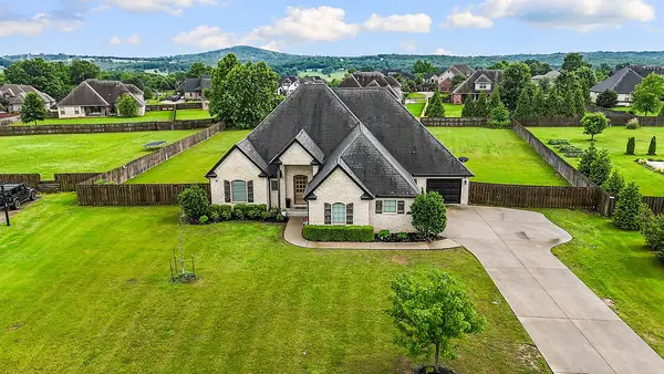 2499 Brookwater Lane, Fayetteville, AR 72703