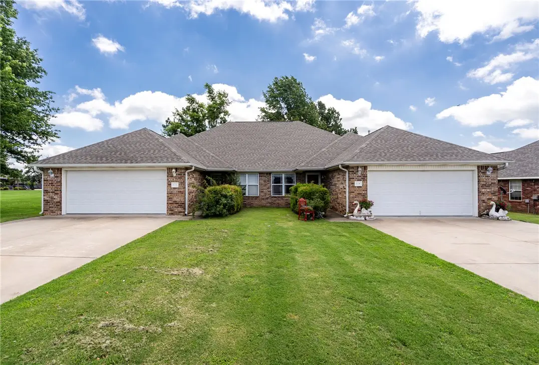 211 Ravenwood Boulevard, Siloam Springs, AR 72761 - #1