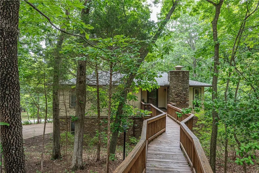 1146 N Eastwood Drive, Fayetteville, AR 72701 - #1
