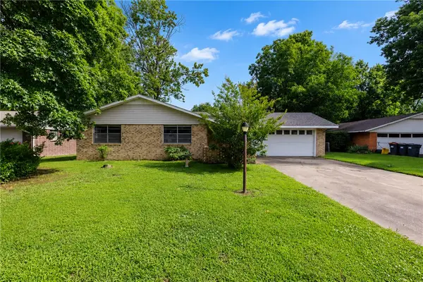 2100 Monticello Avenue, Springdale, AR 72762