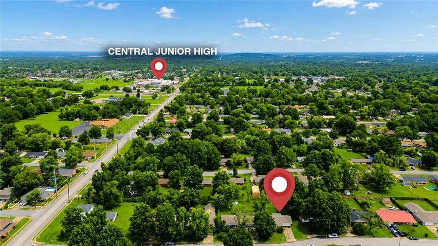 2100 Monticello Avenue, Springdale, AR 72762 - #2