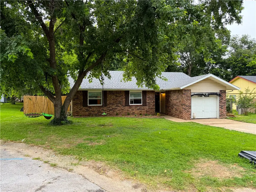 1019 W School Street, Siloam Springs, AR 72761 - #1