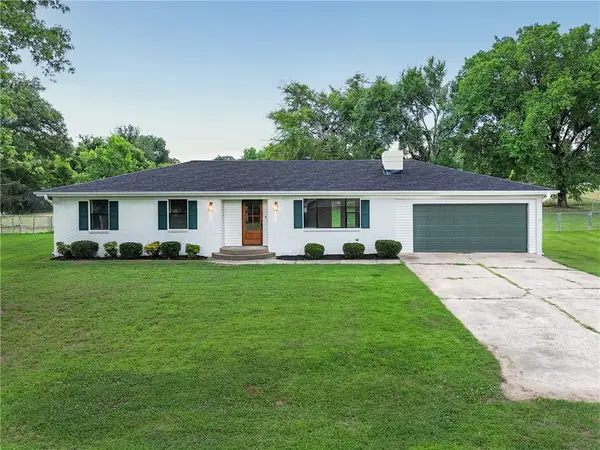 1 Lakeview Circle, Clarksville, AR 72830