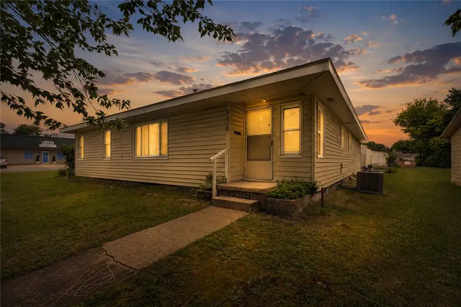 936 S Maxwell, Siloam Springs, AR 72761 - #2