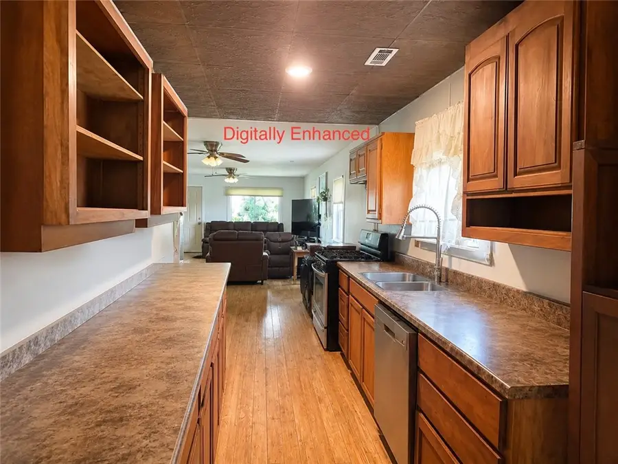 428 E Locust Street, Rogers, AR 72756 - #2