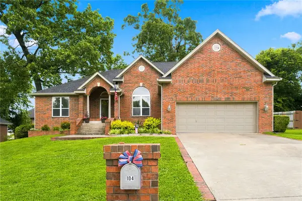 104 NW O Street, Bentonville, AR 72712