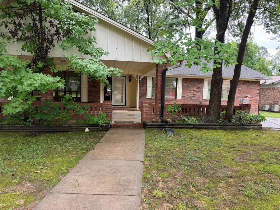 410 N Joplin Place, Russellville, AR 72801 - #2