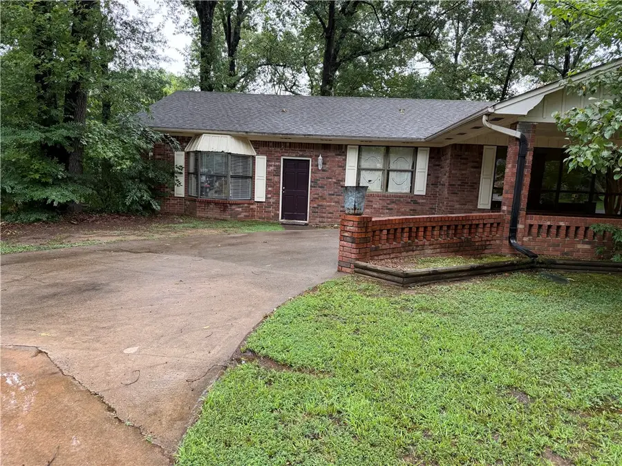 410 N Joplin Place, Russellville, AR 72801 - #3