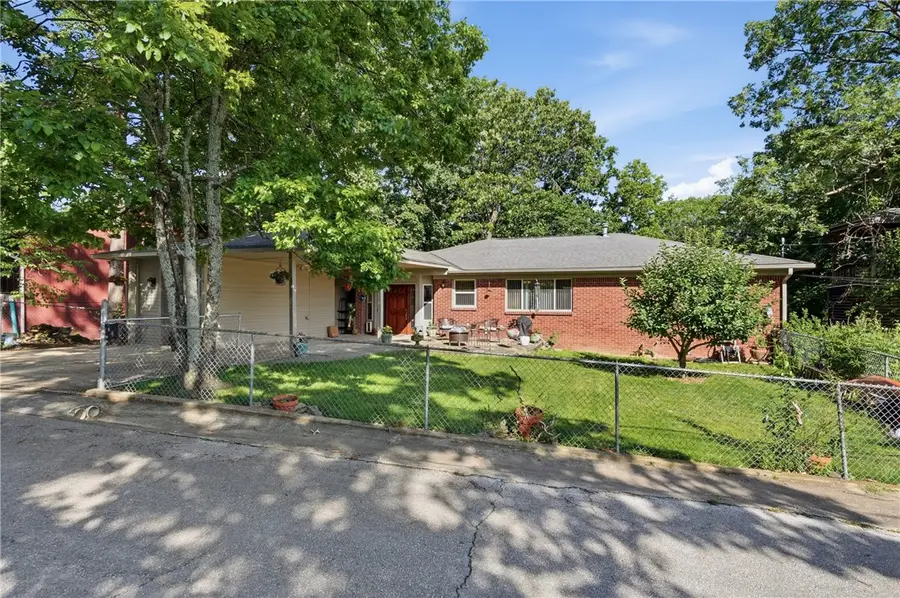 11 College Street, Eureka Springs, AR 72632 - #2