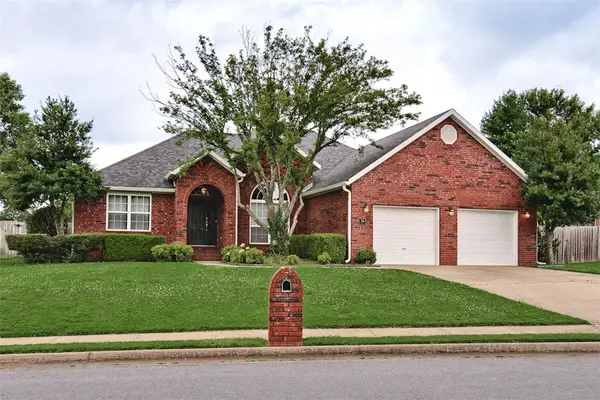 3130 Amberwood Street, Springdale, AR 72762