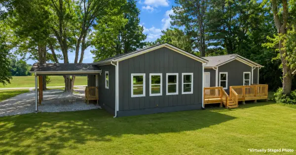 1523 S Roberts Road, Fayetteville, AR 72701