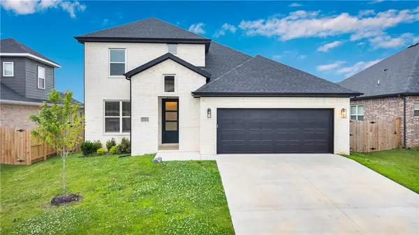 1111 Mammoth Street, Bentonville, AR 72713