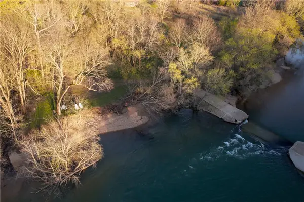Highway 221, Eureka Springs, AR 72616