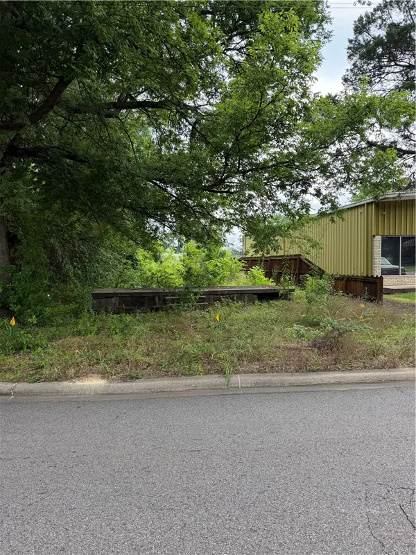 820 W 2nd Street, Russellville, AR 72801