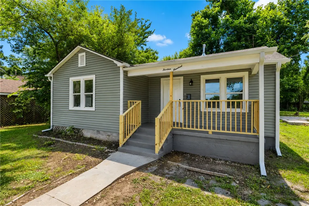 1400 S 4th Street, Rogers, AR 72756 - #1