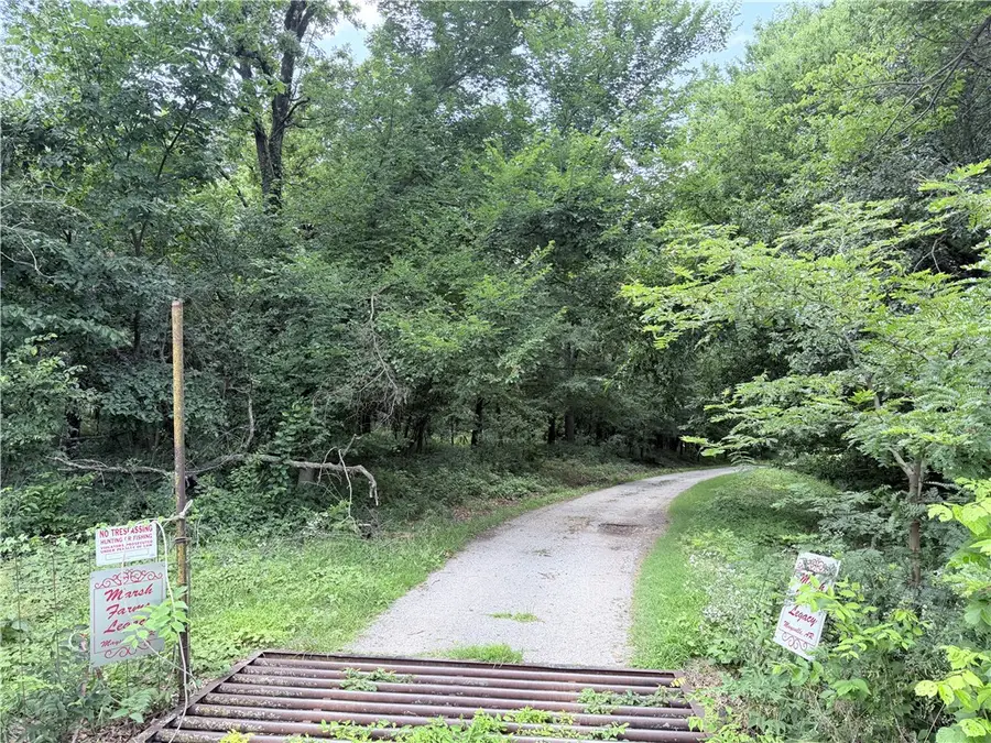 9851 N Hwy 43, Maysville, AR 72747 - #3