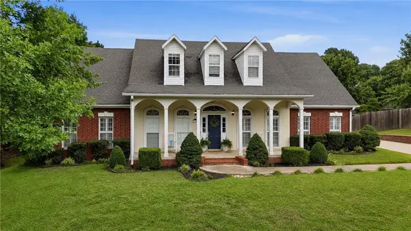 790 E Emerson Lane, Fayetteville, AR 72701