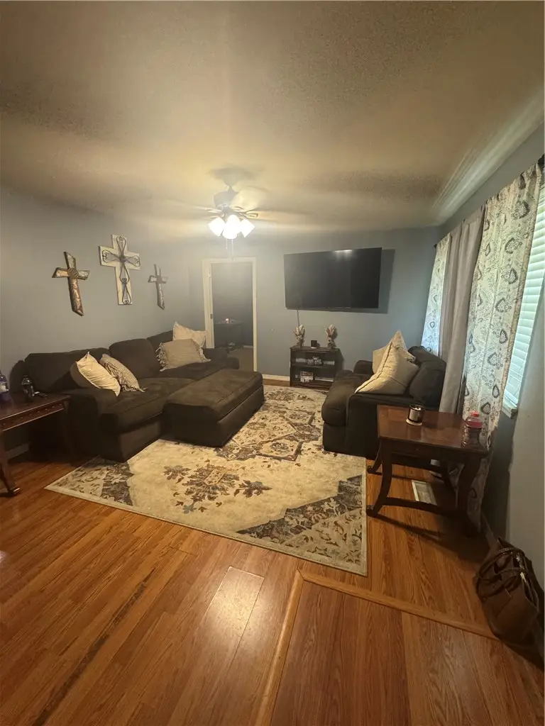 300 Huntington Street, Gravette, AR 72736 - #2