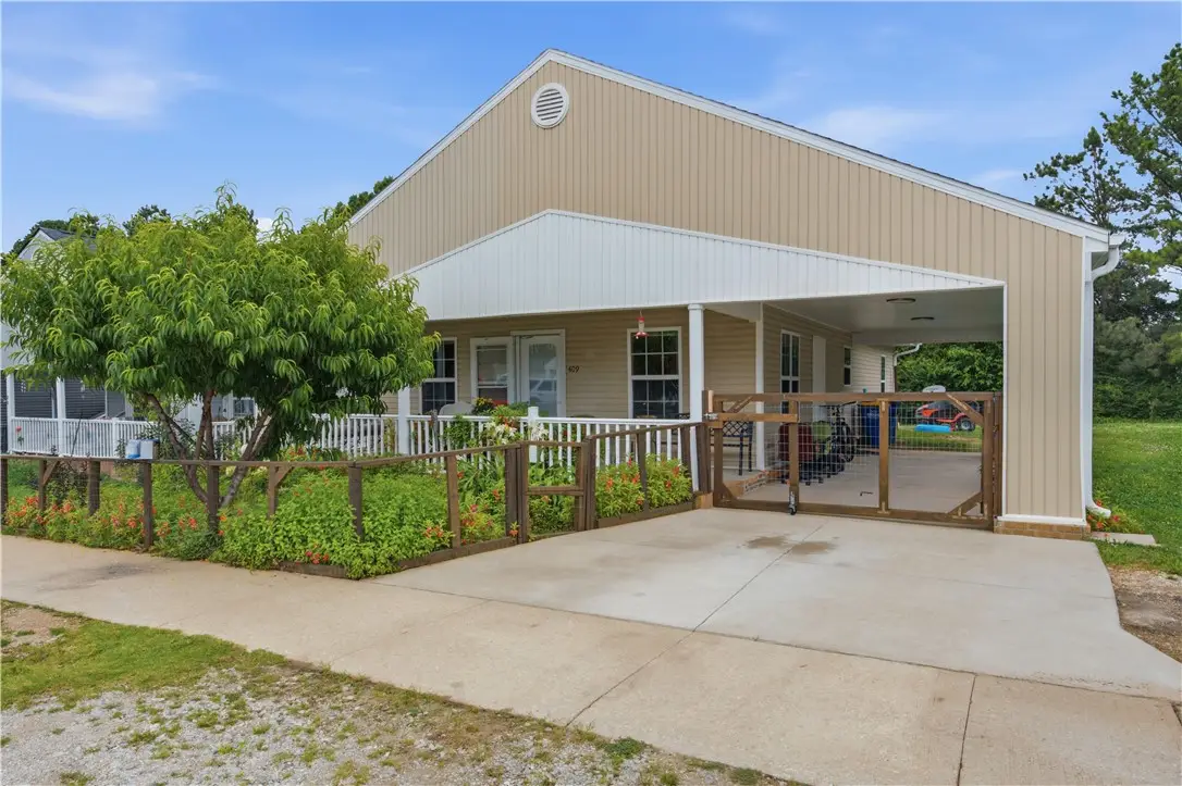409 E Linda Lane, Rogers, AR 72758 - #1