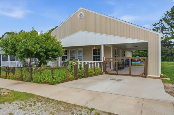 409 E Linda Lane, Rogers, AR 72758