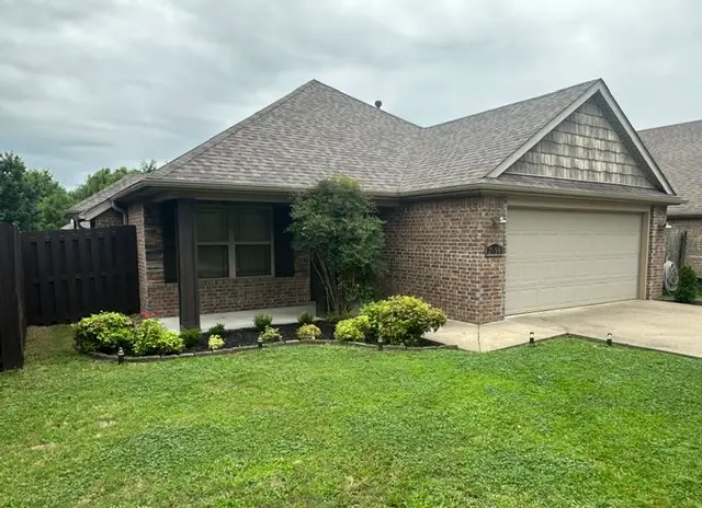 2659 N Villa Boulevard, Fayetteville, AR 72703 - #2