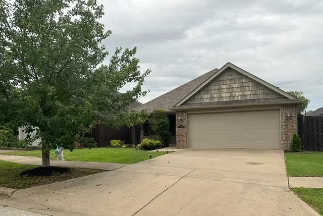 2659 N Villa Boulevard, Fayetteville, AR 72703 - #3