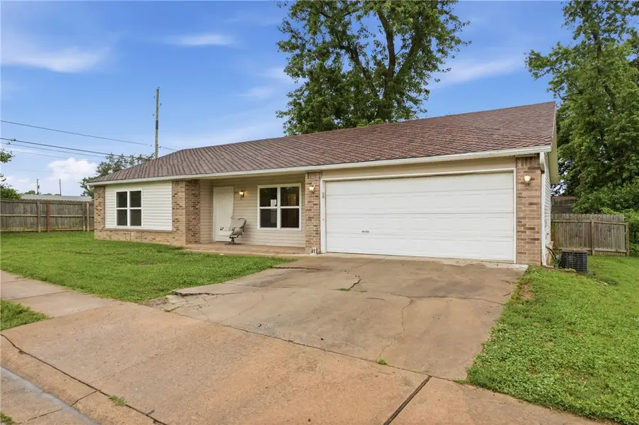 600 Huckleberry Lane, Springdale, AR 72764 - #2