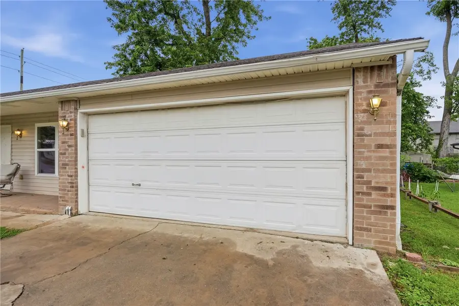 600 Huckleberry Lane, Springdale, AR 72764 - #3