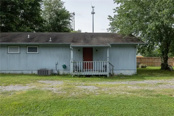 404 NE 4th Avenue, Gravette, AR 72736