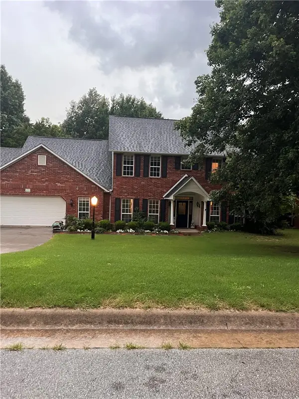 2777 Shadybrook Cove, Fayetteville, AR 72703