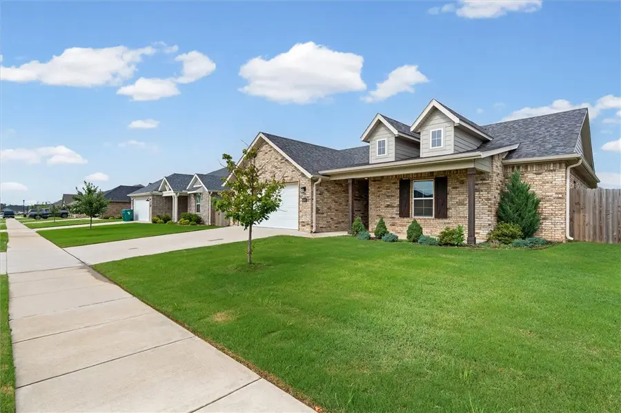 889 Fair Oaks Street, Tontitown, AR 72762 - #2