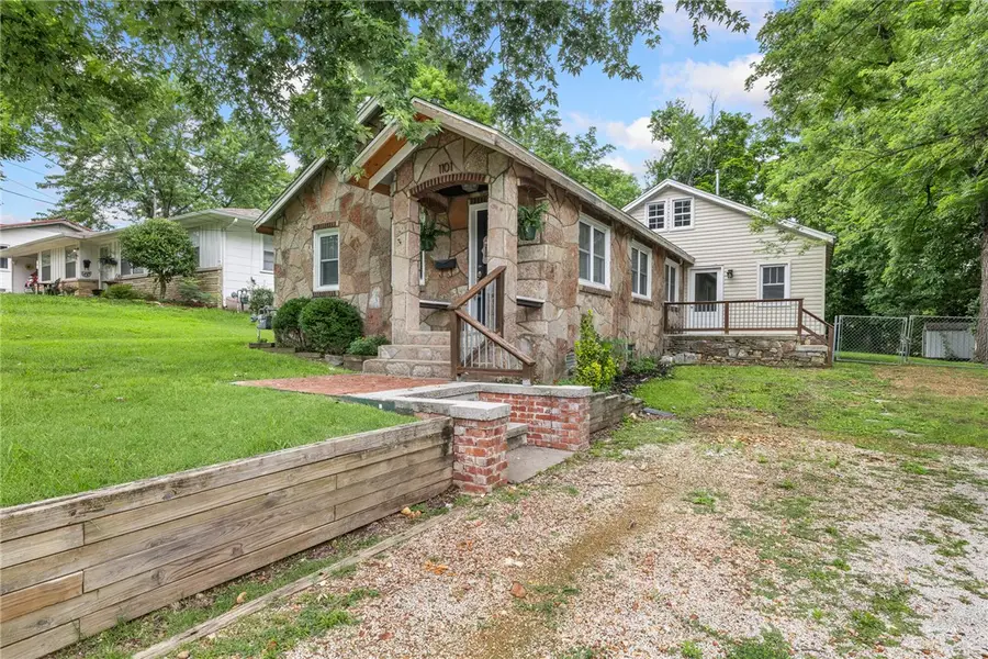 1101 N Maple Street, Harrison, AR 72601 - #3