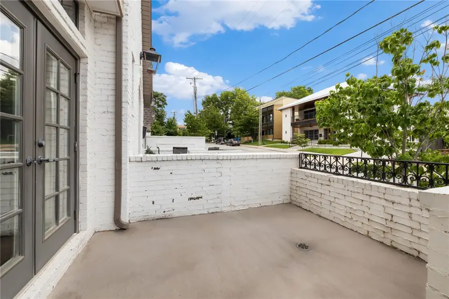 211 N Church Avenue #1, Fayetteville, AR 72701 - #2