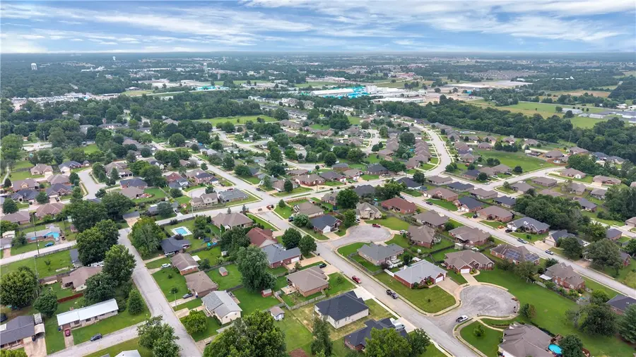2702 Cortney Circle, Siloam Springs, AR 72761 - #2