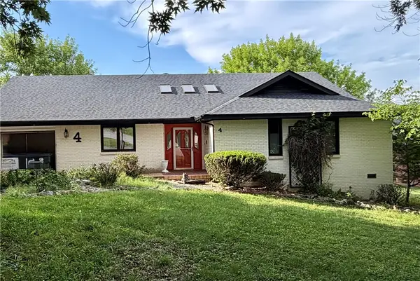 4 Fairway Place, Eureka Springs, AR 72631