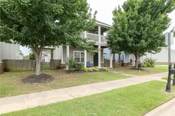 567 N Longfellow Lane, Fayetteville, AR 72704
