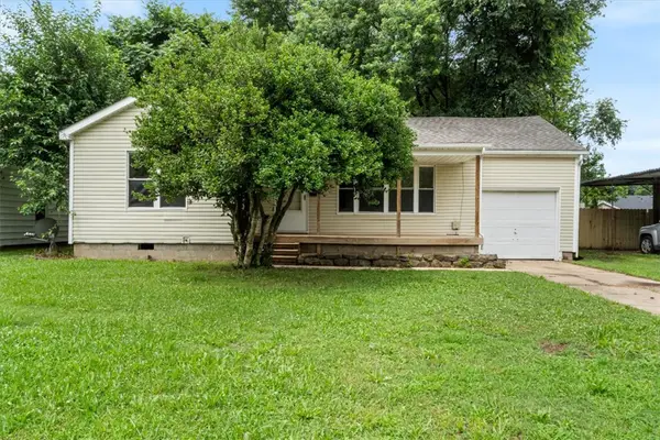 712 Mckinney Street, Springdale, AR 72764