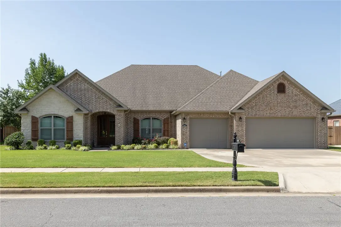 2661 W Vanike Drive, Fayetteville, AR 72704 - #1