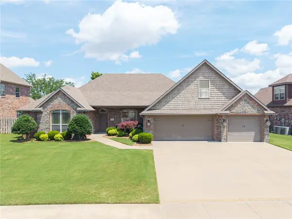 6105 W Bainbridge Drive, Rogers, AR 72758